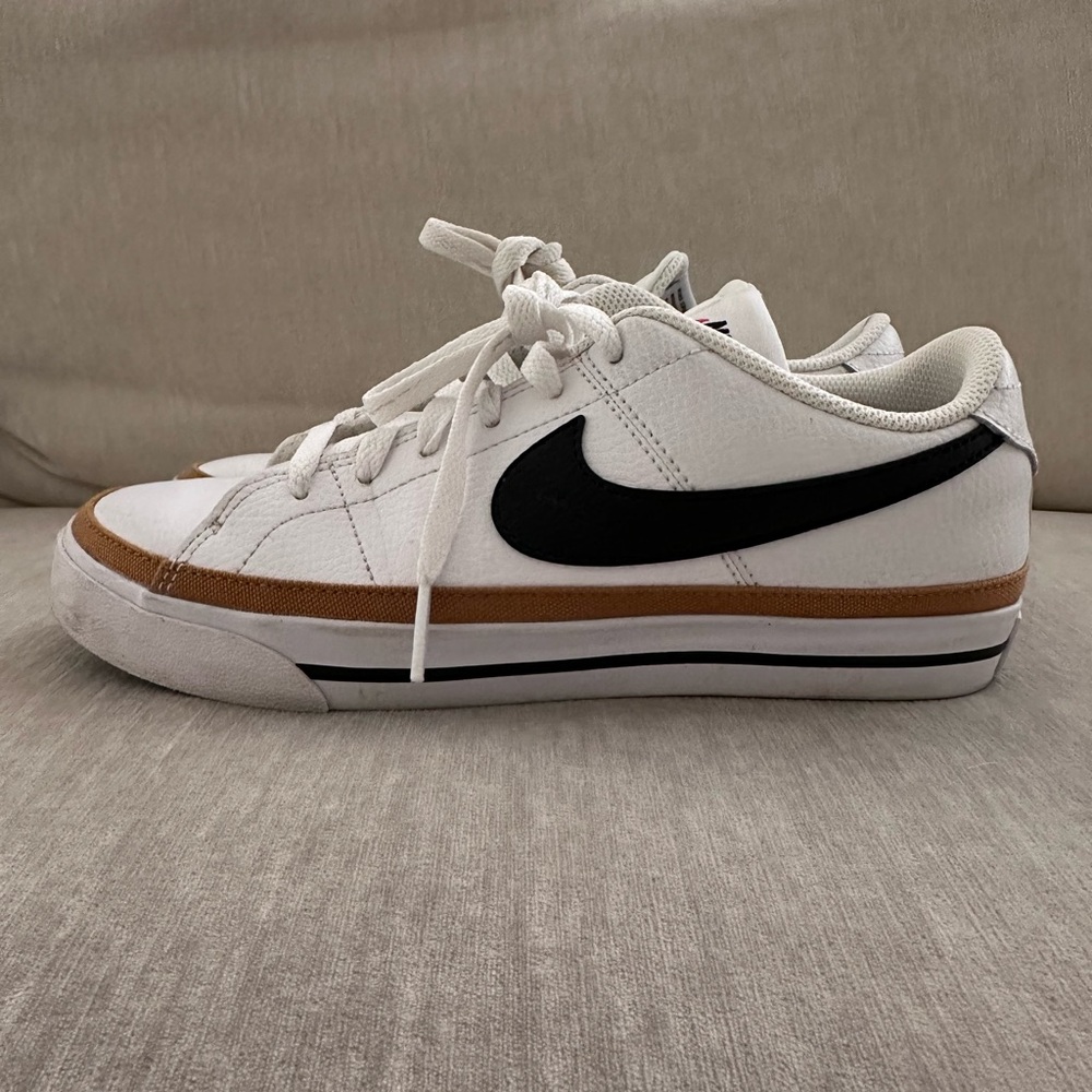 Nike Court Legacy